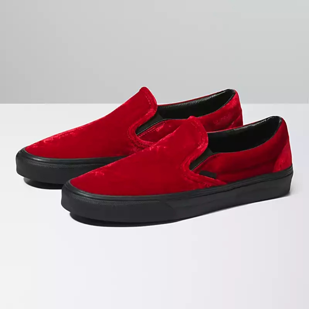 Vans classic slip on red velvet